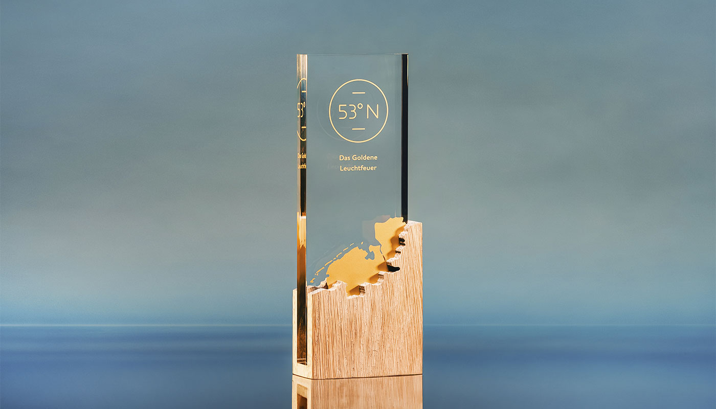 Perspektivansicht des Awards: Das goldene Leuchtfeuer der Toursimus-Agentur-Nordsee